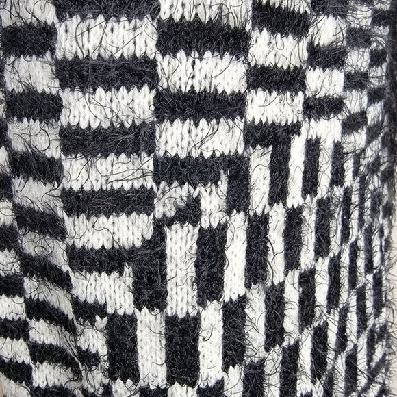 I'm Black White Eyelash Checkered Prints Long Sleeves Mid Length Open Cardigan - Picture 9 of 9